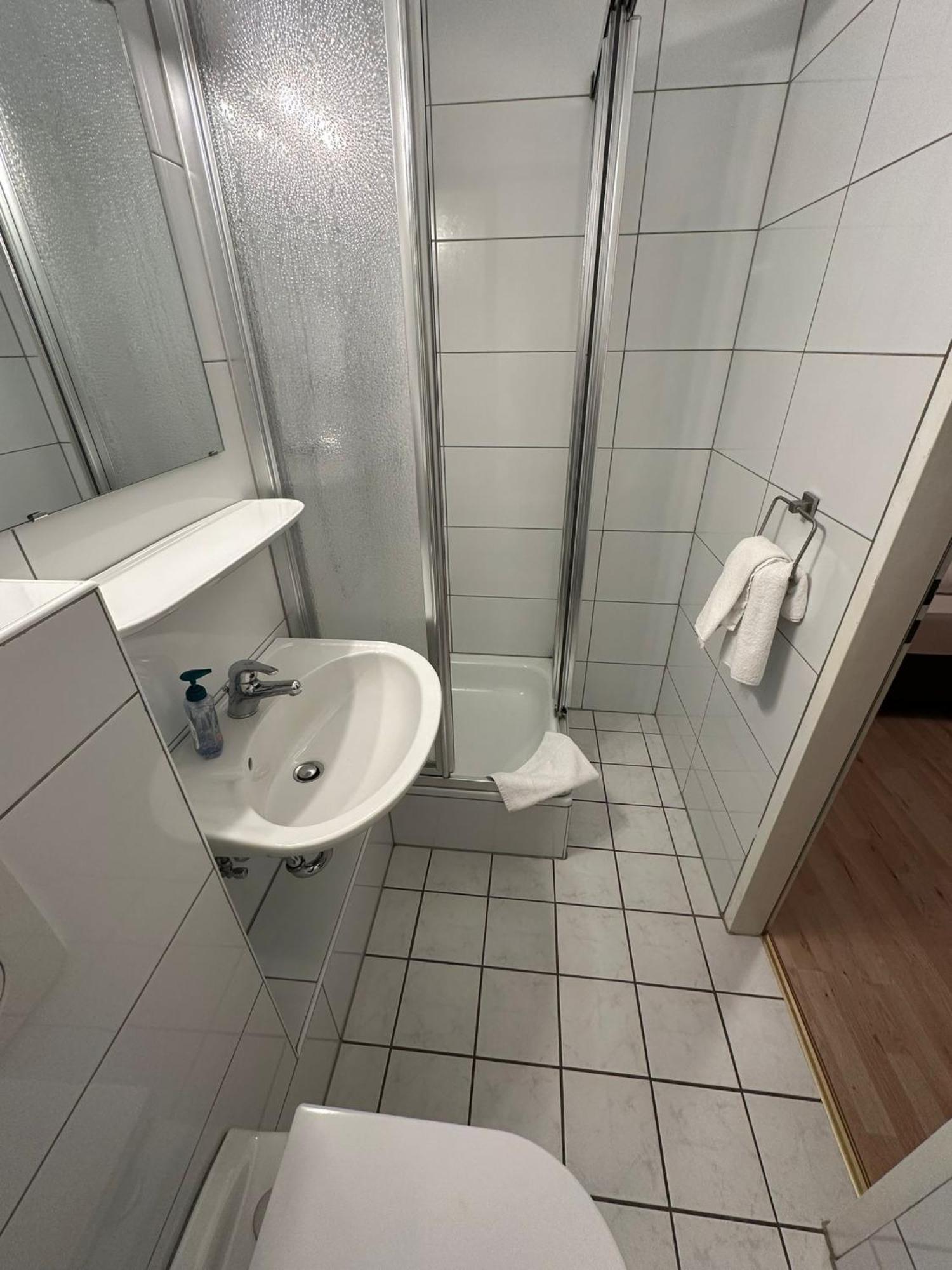 Hotel Bff Airport Messe Schlaf - Duesseldorf Kültér fotó